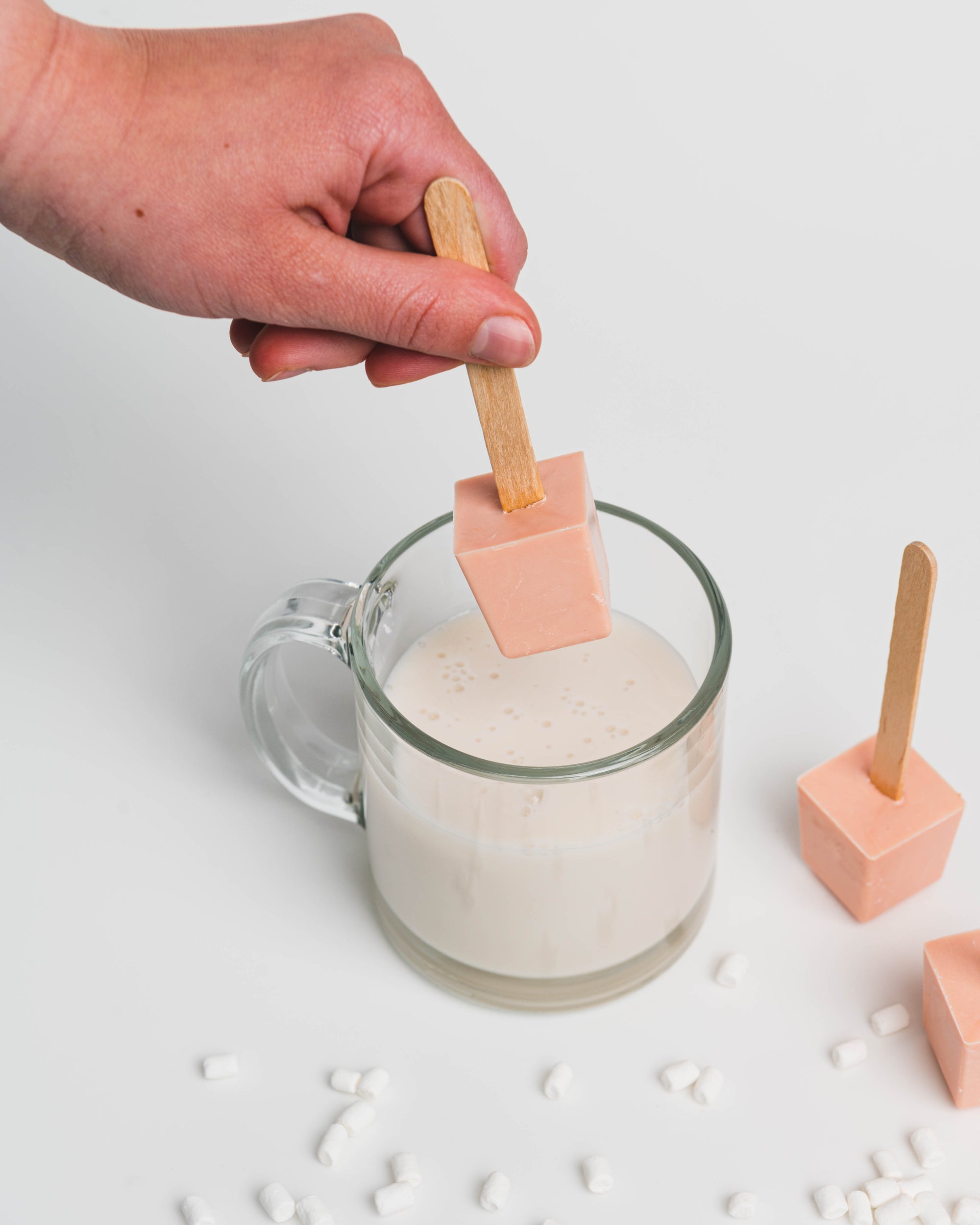 Strawberry White Chocolate Hot Cocoa Stirrer (12 ct)